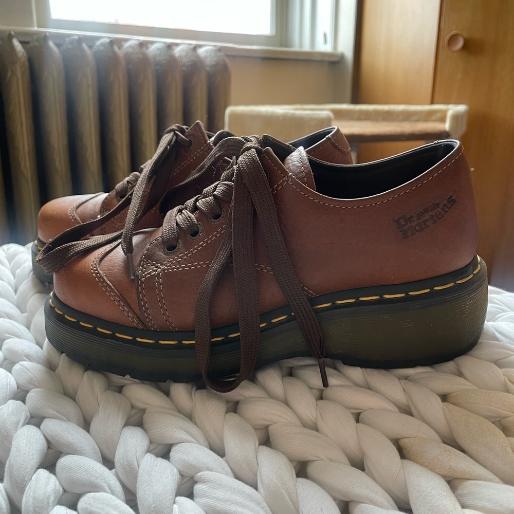 Dr. Marten 8651 Brown Gum Sole Platform